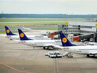  Lufthansa.  AFP