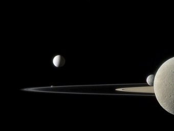  ( ),  (   )   ( - )    .  NASA/JPL/SSI/Jason Major.