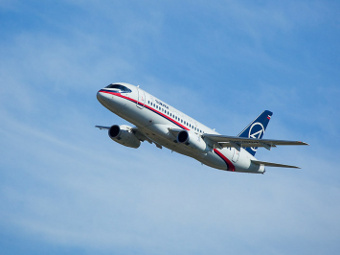 SSJ-100.     "."