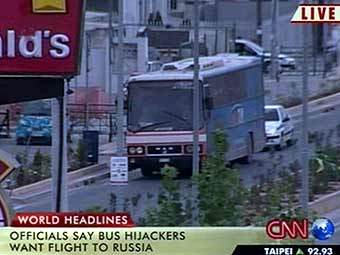 Захваченный автобус, кадр CNN